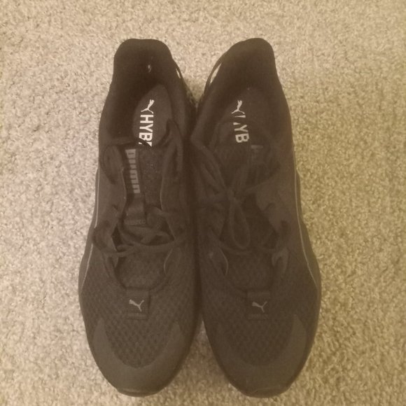 Puma shoes - Picture 2 of 3